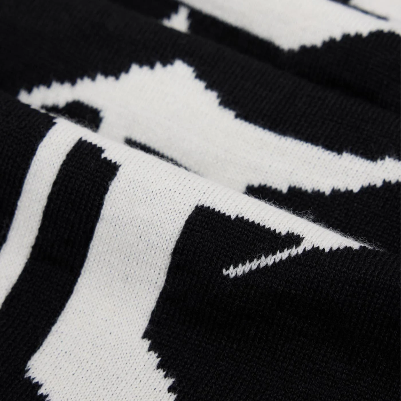 Graphic Scarf Black - Black Scarf EDWIN ACCESSORIES - Image 4