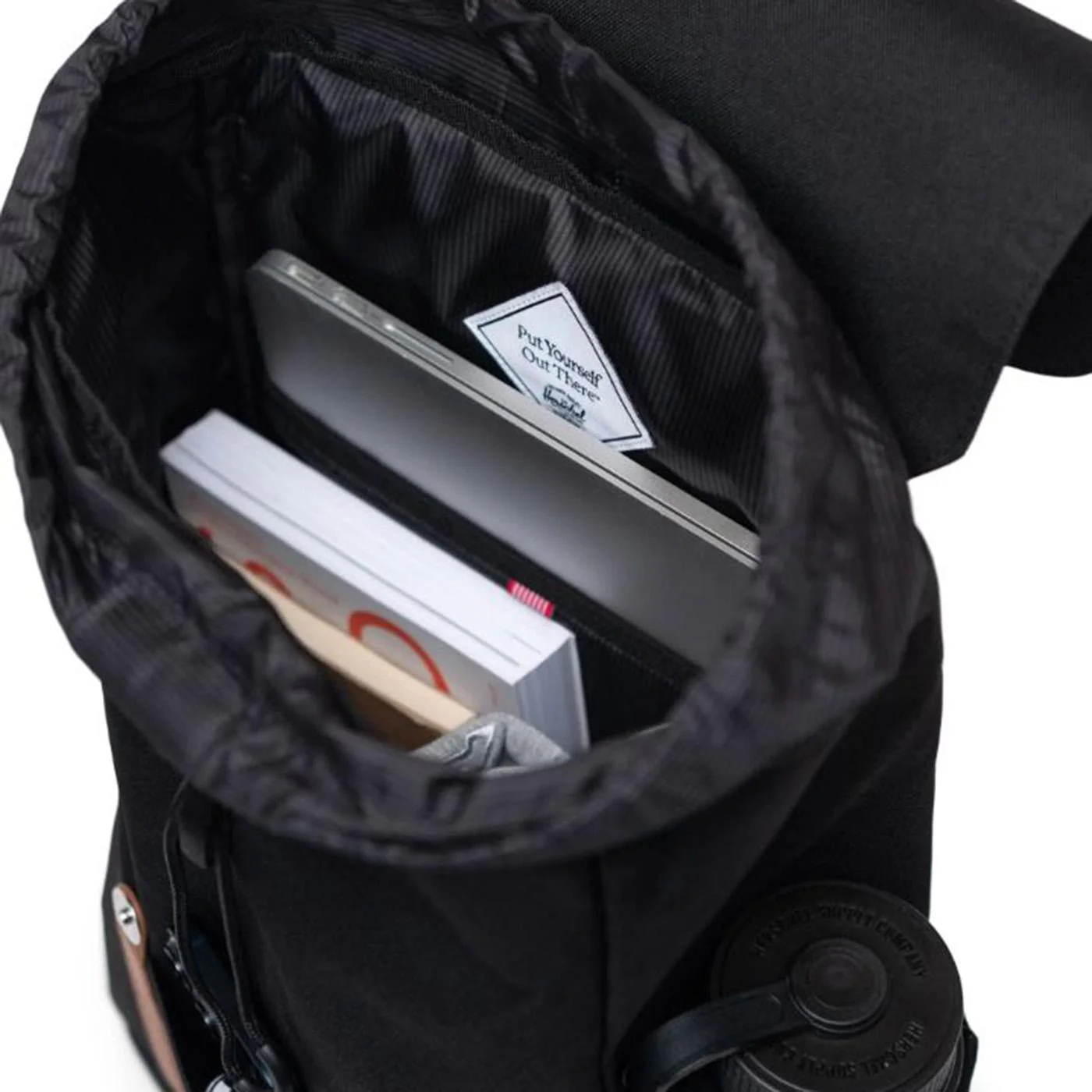 Herschel Retreat Backpack Black Tonal - Image 2