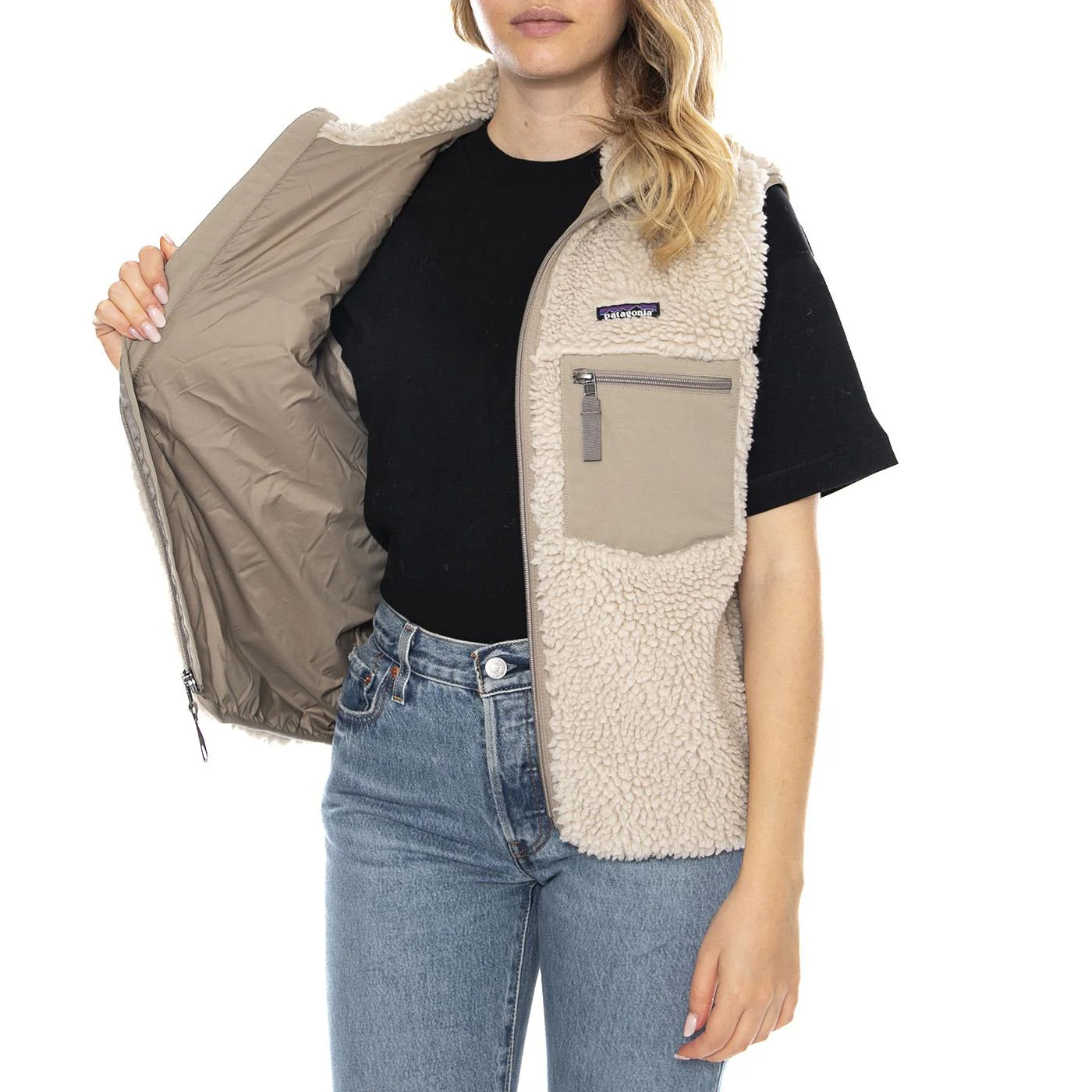 W's Classic Retro-X Vest Natural -- Beige Women's Vest PATAGONIA - Image 4