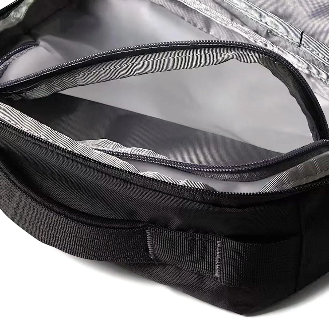 Base Camp Voyager Toiletry Kit Black - - Image 3